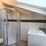 شقة Antica